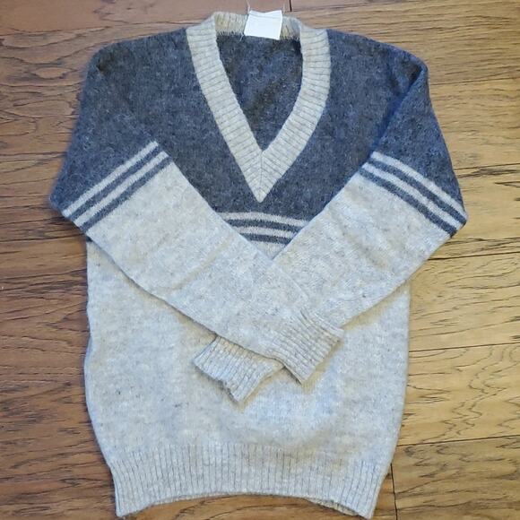 VTG Samband of Iceland Icelook V-Neck Gray Wool Sweater SZ M - Picture 3 of 6